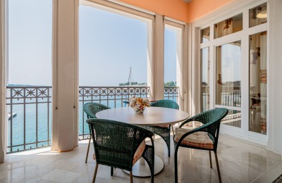 Poreč, seafront apartment – first row to the sea! Exclusive listing by Poreč Immobilien agency
