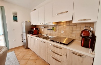 Exclusive to the agency! Furnished apartment with two bedrooms, with access to a swimming pool and tennis court
