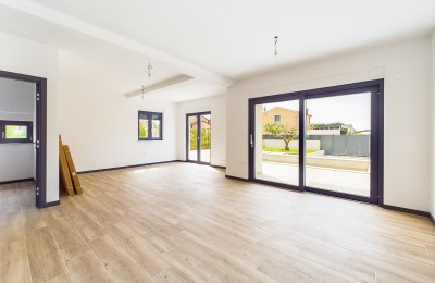 Neues Einfamilienhaus mit 4 Schlafzimmern und Pool, in der nahe von Porec