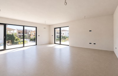 Modern apartment with three bedrooms, only 800 m from the sea - under construction
