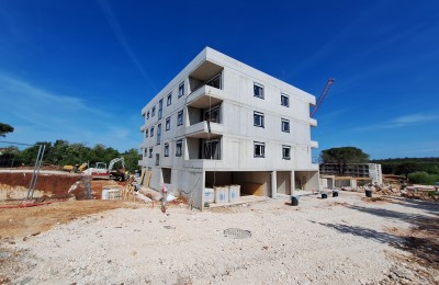 POREČ, STAN U NOVOGRADNJI BLIZU CENTRA. KUPAC NE PLAĆA POREZ !