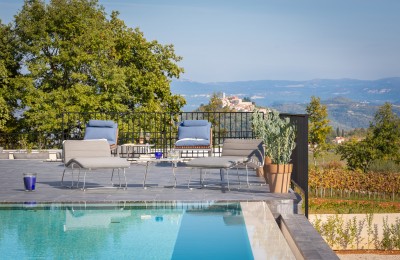 Motovun area, exclusive villa with heated pool, tennis court and wellness