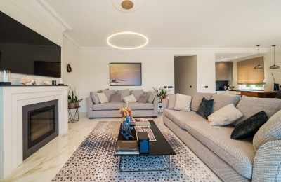 Poreč, an elegant and high-quality semi-detached villa with a swimming pool and 4 bedrooms, fully furnished