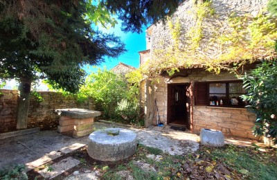Traditional Istrian stone house with a garden, just 1.5 km from the sea, available exclusively through our agency