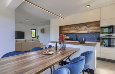 Exclusive villa of modern design with heated pool and wellness, only 2 km from Poreč