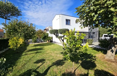 Fully equipped modern semi-detached house near Poreč