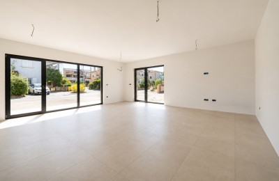 Spacious ground-floor apartment in a new development, 119.35 m² – Poreč area, 800 m from the sea