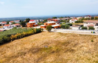 Regularly shaped building plot, ideal for building a villa with a pool.