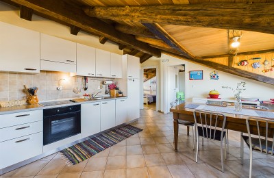 Porec, penthouse with a large terrace and two bedrooms. Swimming pool and tennis court in use