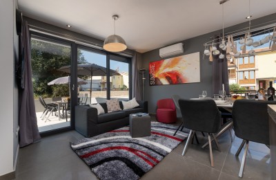 Completely furnished modern house on three floors, only 500 m from the sea