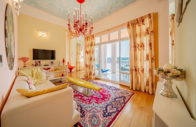 Poreč, seafront apartment – first row to the sea! Exclusive listing by Poreč Immobilien agency
