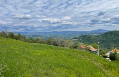 Motovun, plot with a valid (final) building permit, electricity and water