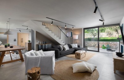 Luxusrenovierte Villa mit Pool und Wellness, 9 km vom Meer entfernt