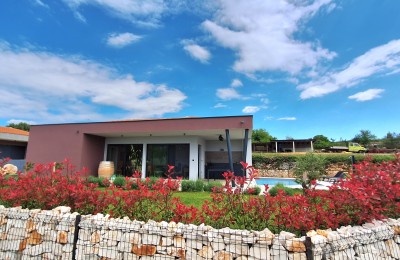 Central Istria, beautiful ground floor house with pool, surrounded by nature