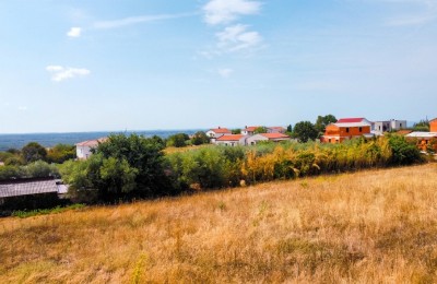 Regularly shaped building plot, ideal for building a villa with a pool.