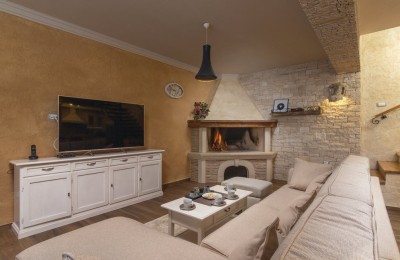 Porec, beautiful terraced house with sauna and jacuzzi, close to the city center