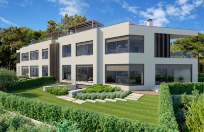 AGENCY EXCLUSIVE! Poreč, luxury two-level apartment with rooftop terrace, 600 m from the sea