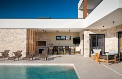 Luxury villa near Poreč – swimming pool, 4 bedrooms and high-quality features