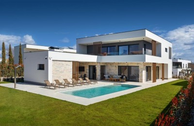 Luxury villa near Poreč – swimming pool, 4 bedrooms and high-quality features
