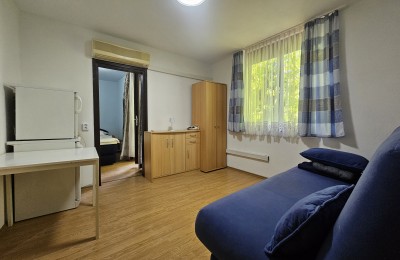 Červar-Porat, furnished one-bedroom apartment only 100 meters from the sea
