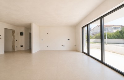 Spacious ground-floor apartment in a new development, 119.35 m² – Poreč area, 800 m from the sea