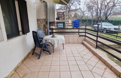 Ground-floor apartment of 42 m², 600 m from the sea.