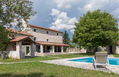Inland of Istria, a stone villa with a plot of 17234m2!