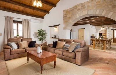Stone villa with pool and big yard in central Istria